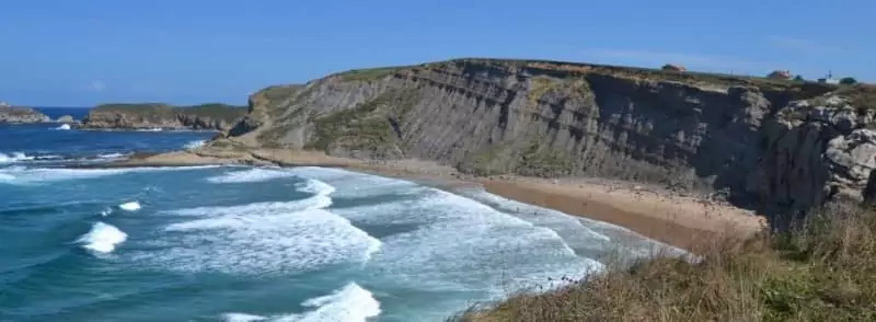 Playa de Los Caballos en el municipio de Miengo (1)