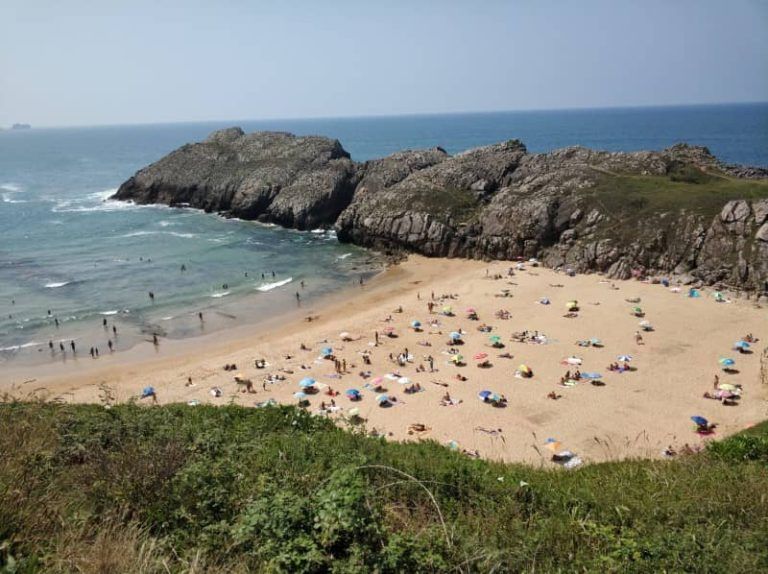 playa de somocuevas en cantabria