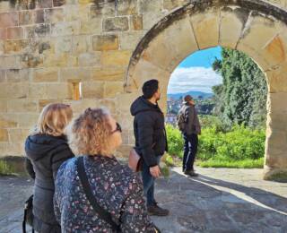 Mirando Antiguo Hospital San Vicente.jpg 