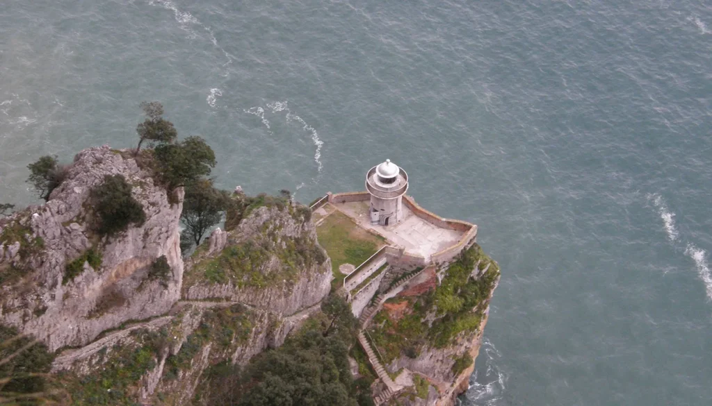 Faro Del Caballo 