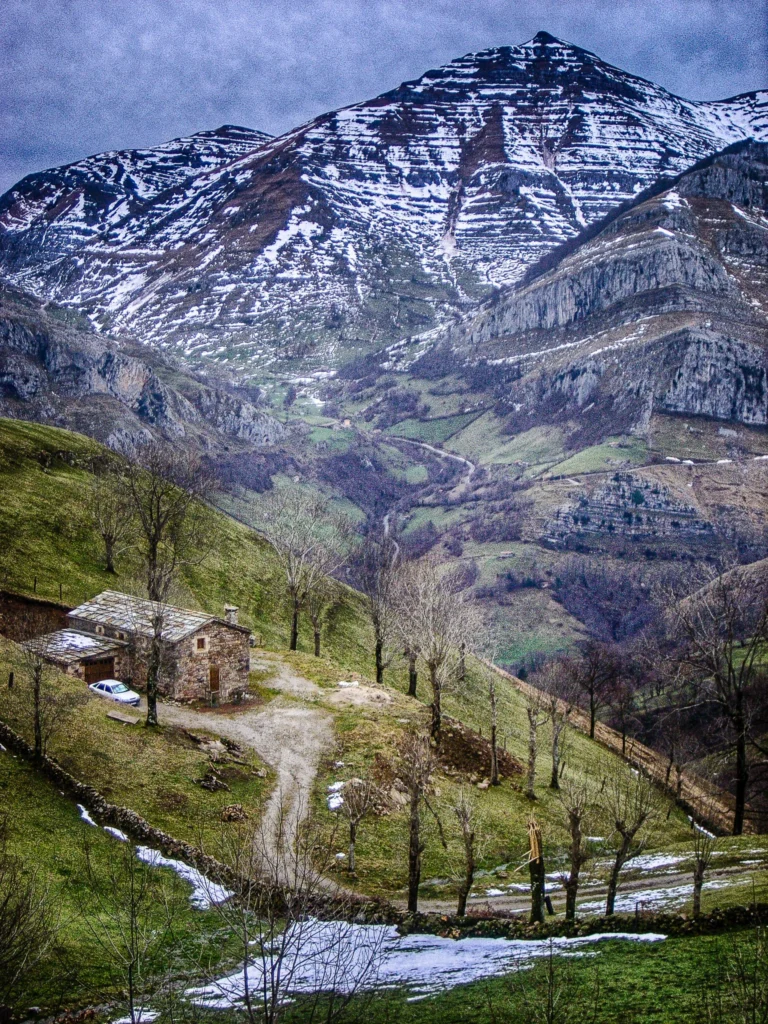 San Roque De Rio Miera Valles Pasiegos Cantabria 